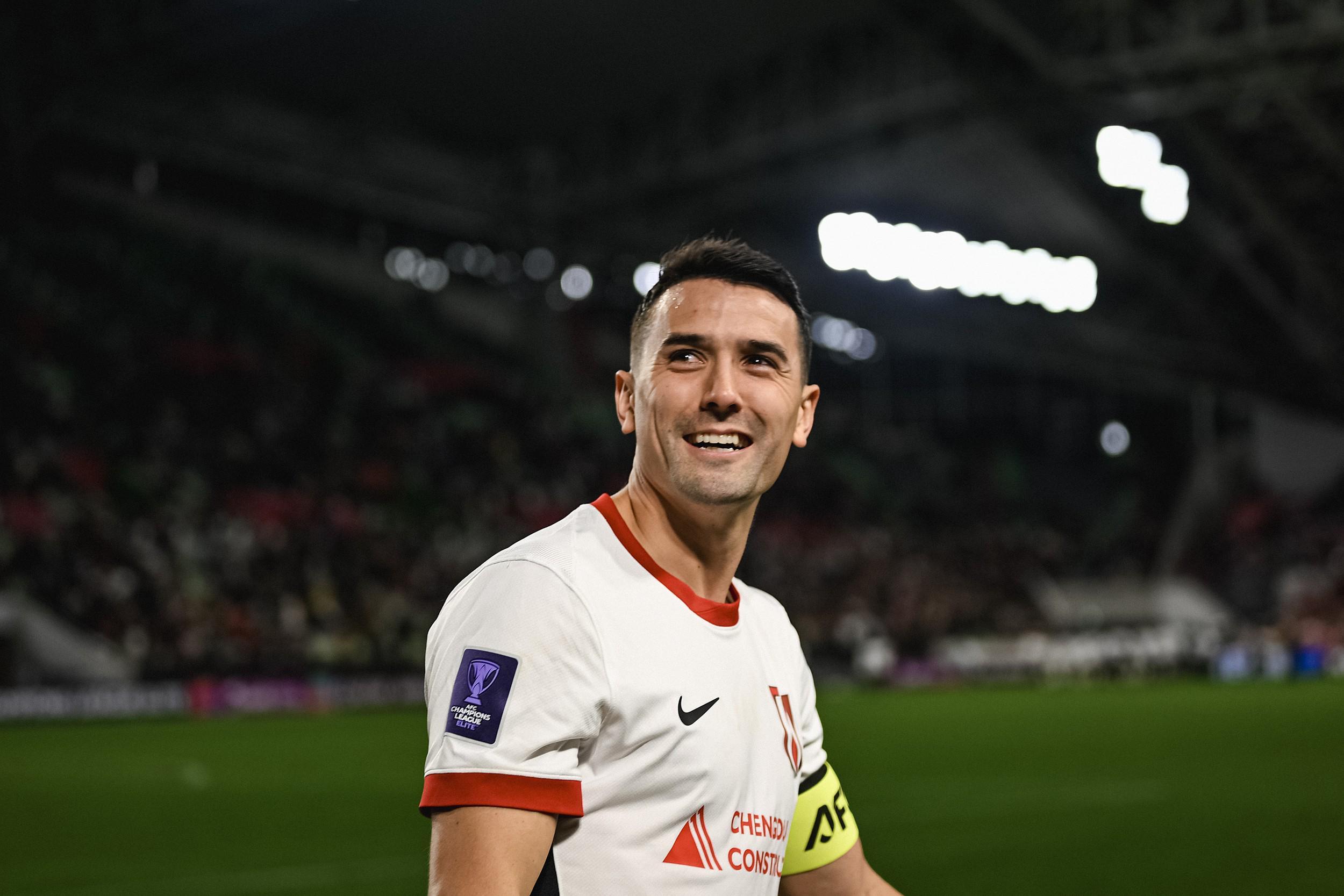 开云体育app下载-告别成都，周定洋在中国继续跑下去