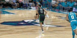 开云体育app下载-对兄弟更狠？格威恶犯撞翻塔图姆 布朗赛后怒怼