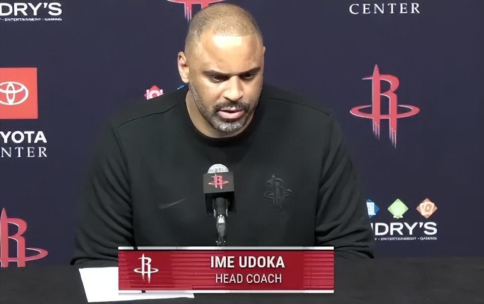 胜灰熊发布会！乌度卡展望湖人死防詹姆斯，赞卡佩拉并寄语谢泼德